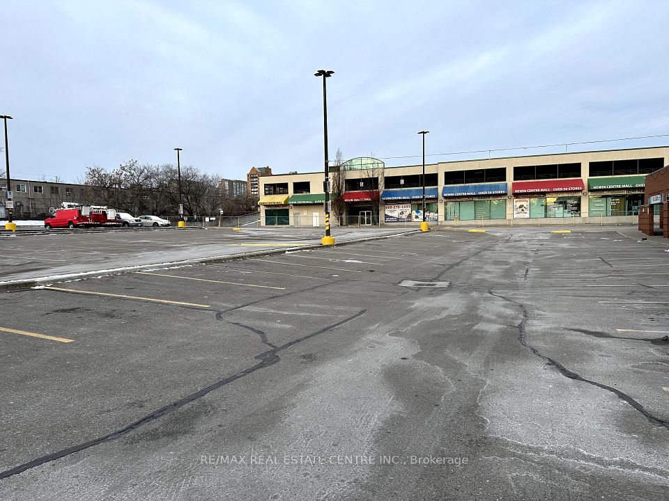 2560 Shepard Avenue 9, Mississauga, ON L5A 4E1