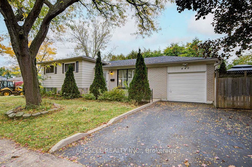 Detached at 440 Sunset Drive, Oakville, ON L6L 3N4, Oakville