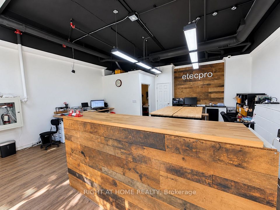 5327 Upper Middle Road 3, Burlington, ON L7L 0E9