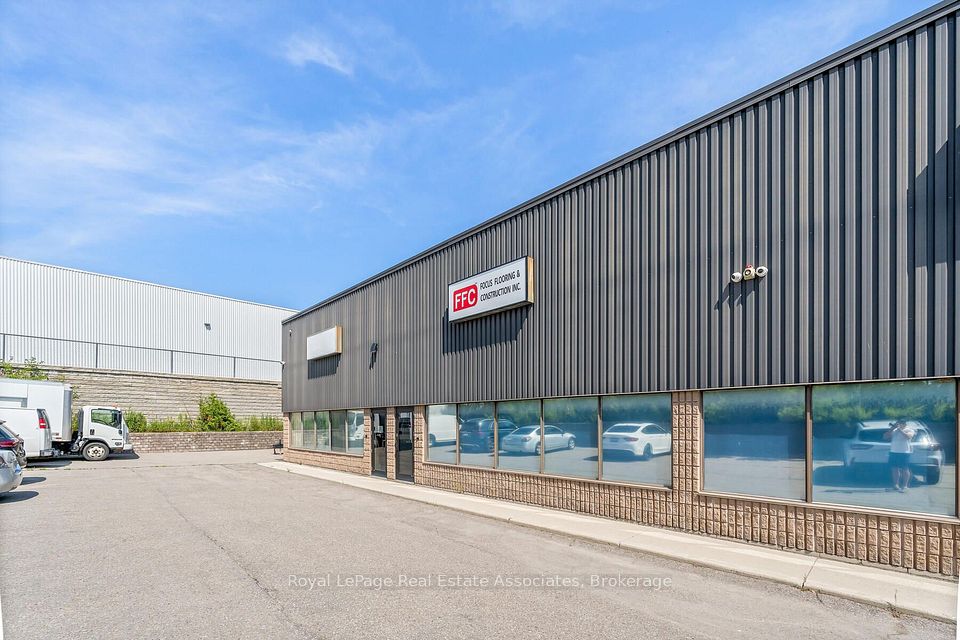 150 Armstrong Avenue 9, Halton Hills, ON L7G 5G8