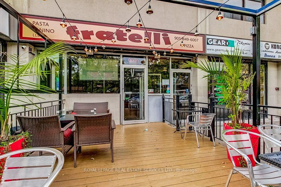 316 Kerr Street, Oakville, ON L6K 3B5
