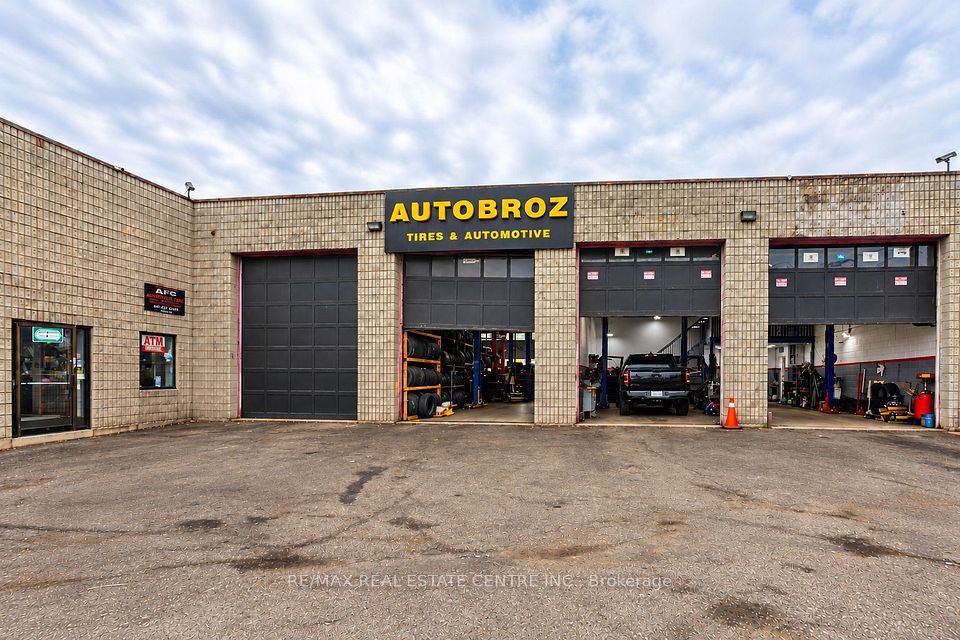 1000 Weston Road, Toronto, ON M6N 3S1