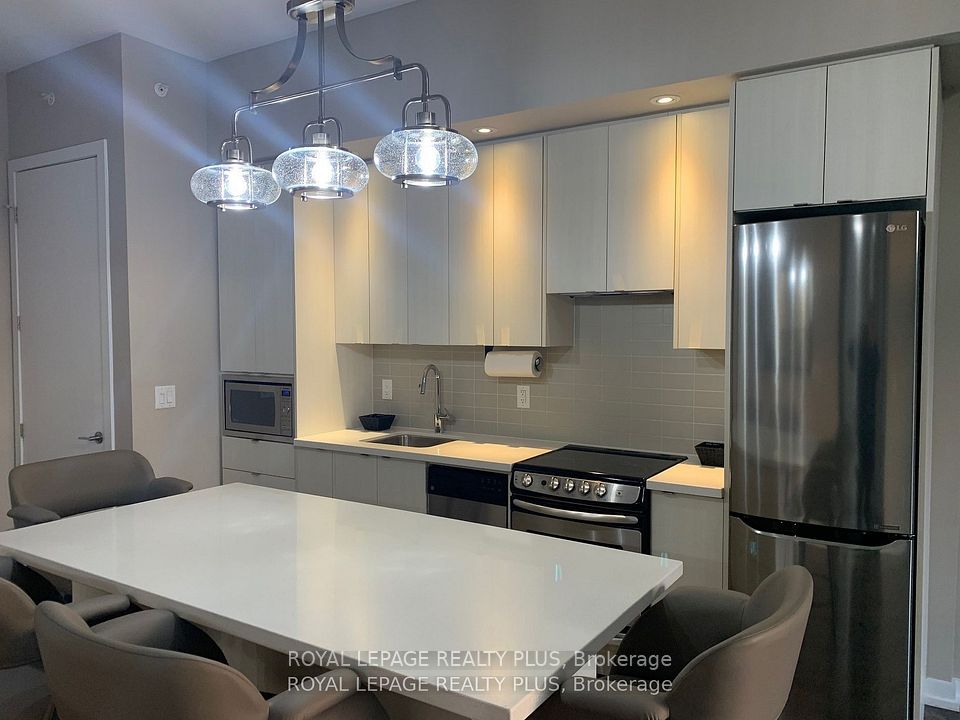 457 Plains Road E 403, Burlington, ON L7T 0B8 6
