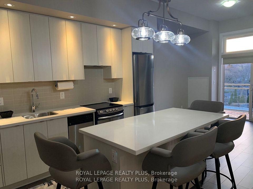 457 Plains Road E 403, Burlington, ON L7T 0B8 4