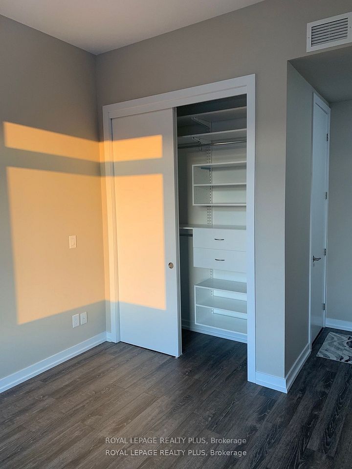 457 Plains Road E 403, Burlington, ON L7T 0B8 11