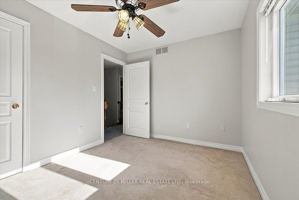 4066 Medland Drive, Burlington, ON L7M 4Z6 23