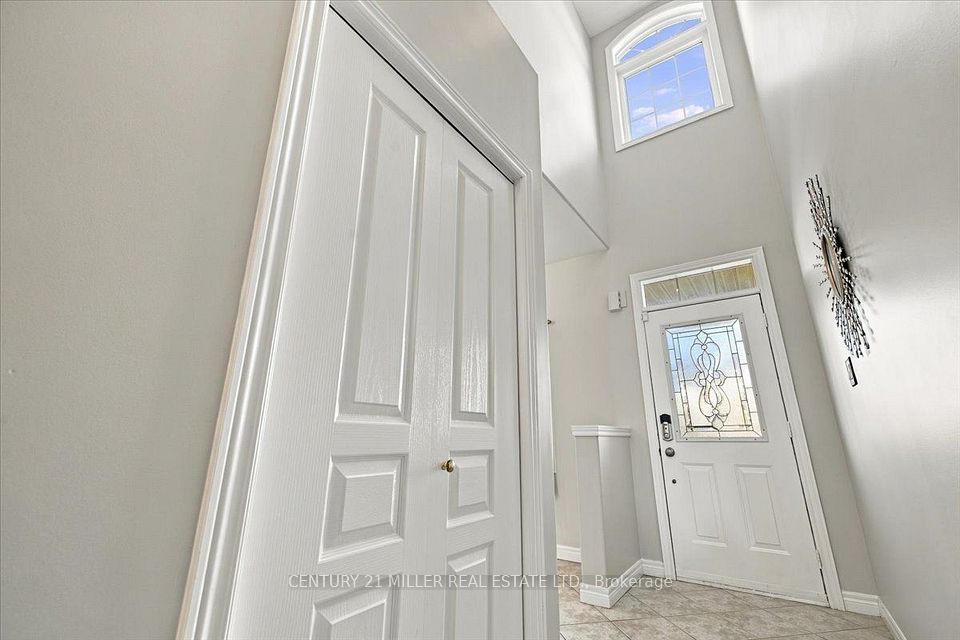 4066 Medland Drive, Burlington, ON L7M 4Z6 3