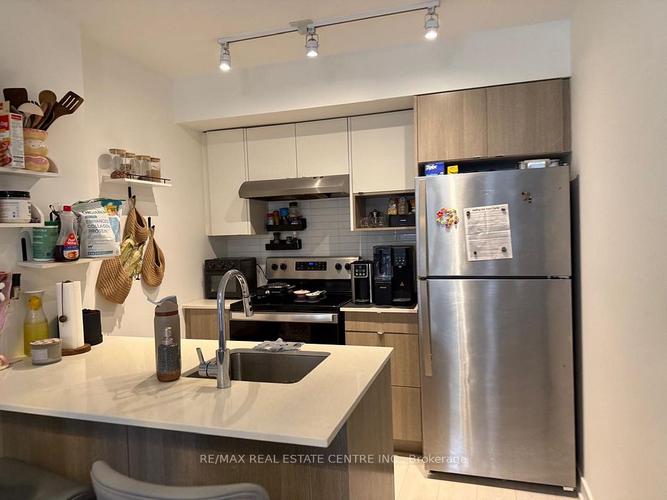 1137 Cooke Boulevard 214, Burlington, ON L7T 0C3 11
