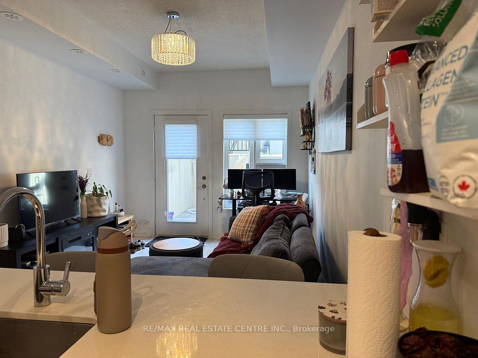 1137 Cooke Boulevard 214, Burlington, ON L7T 0C3 10