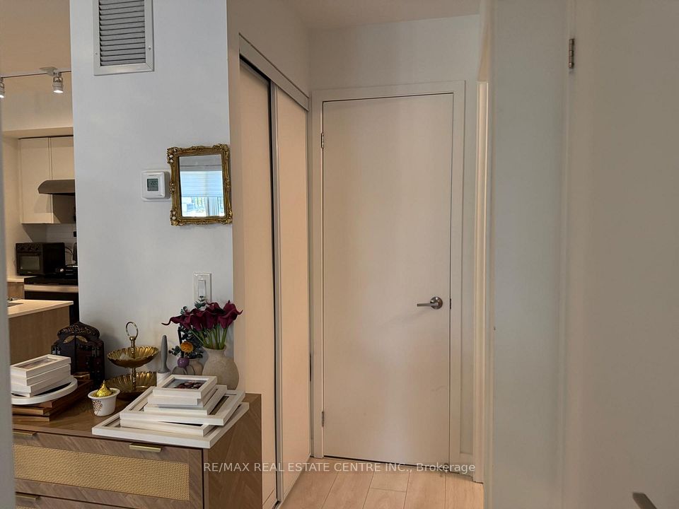 1137 Cooke Boulevard 214, Burlington, ON L7T 0C3 22
