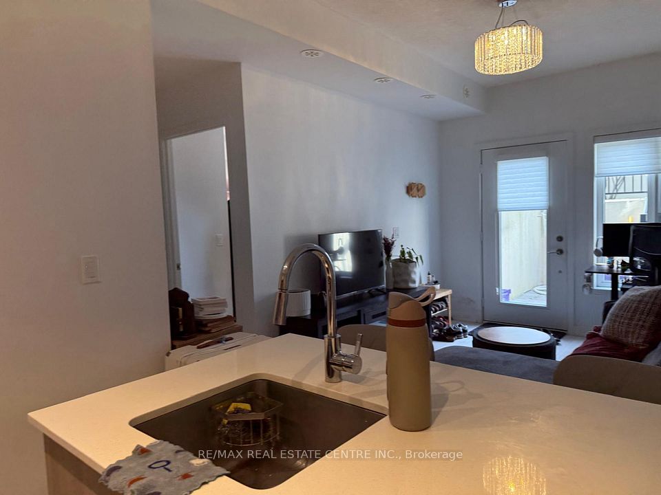 1137 Cooke Boulevard 214, Burlington, ON L7T 0C3 8