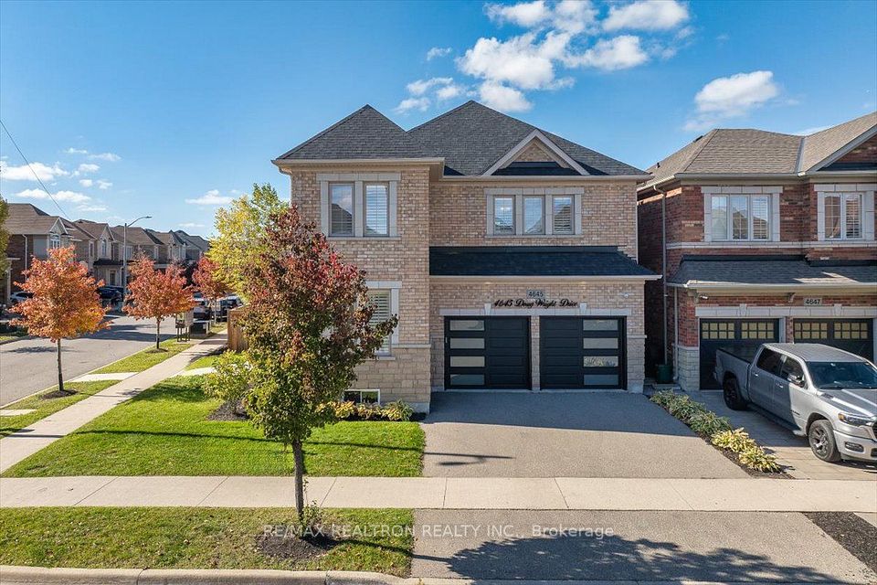 4645 Doug Wright Drive, Burlington, ON L7M 0L3 2