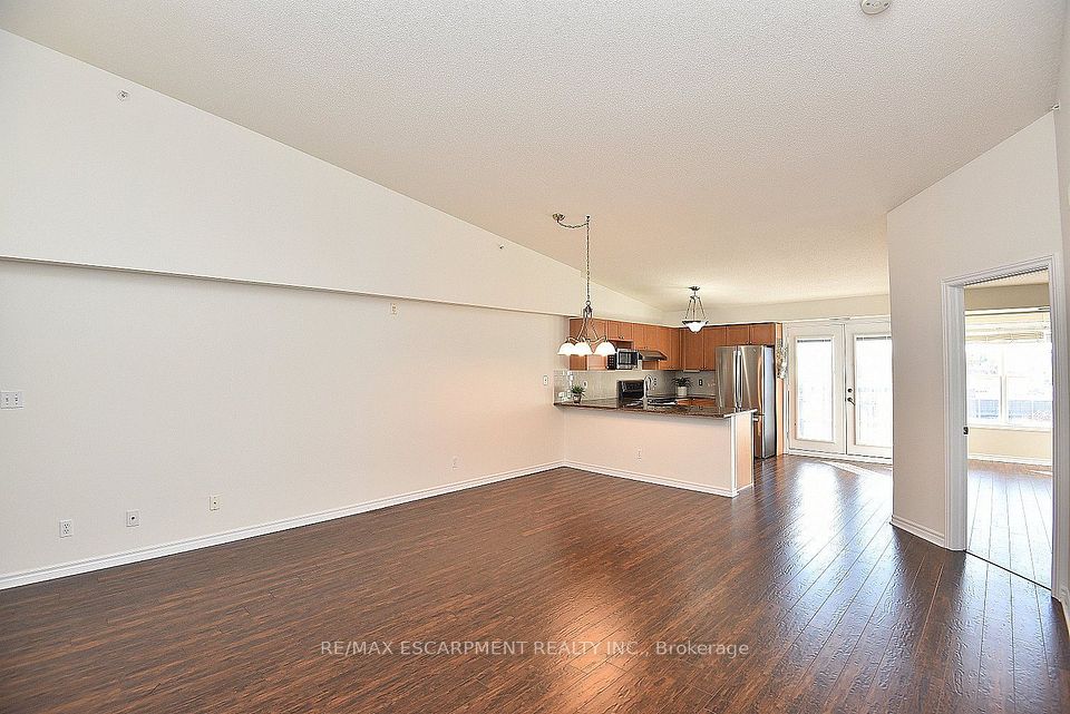 2085 Appleby Line 412, Burlington, ON L7L 7G8 6