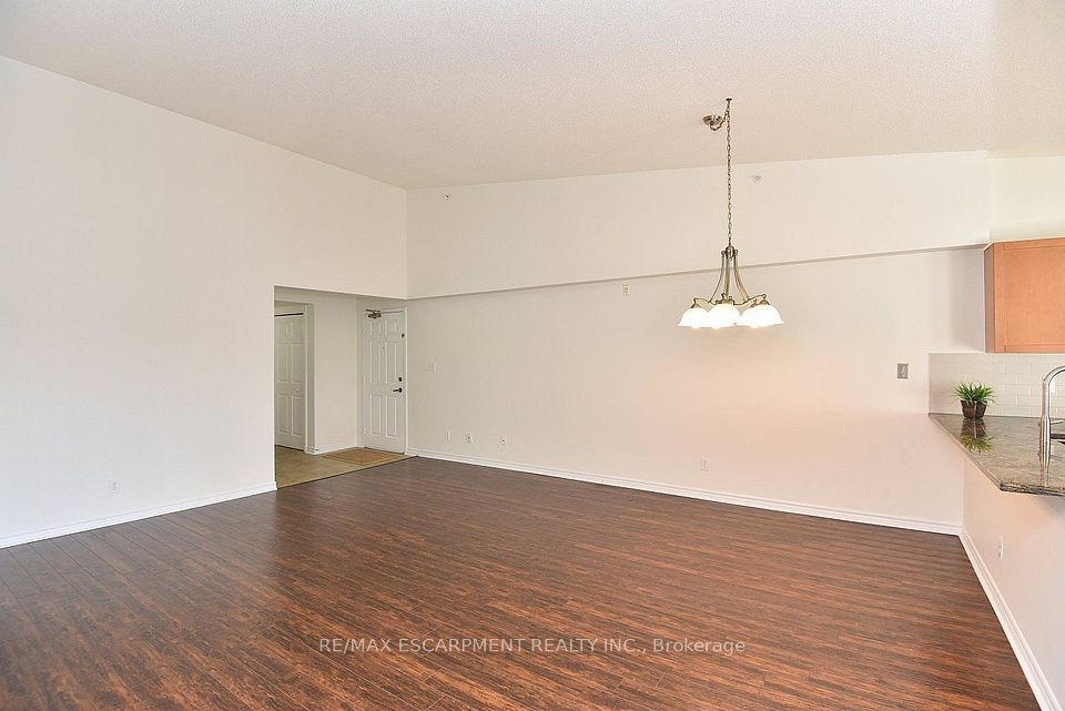 2085 Appleby Line 412, Burlington, ON L7L 7G8 9