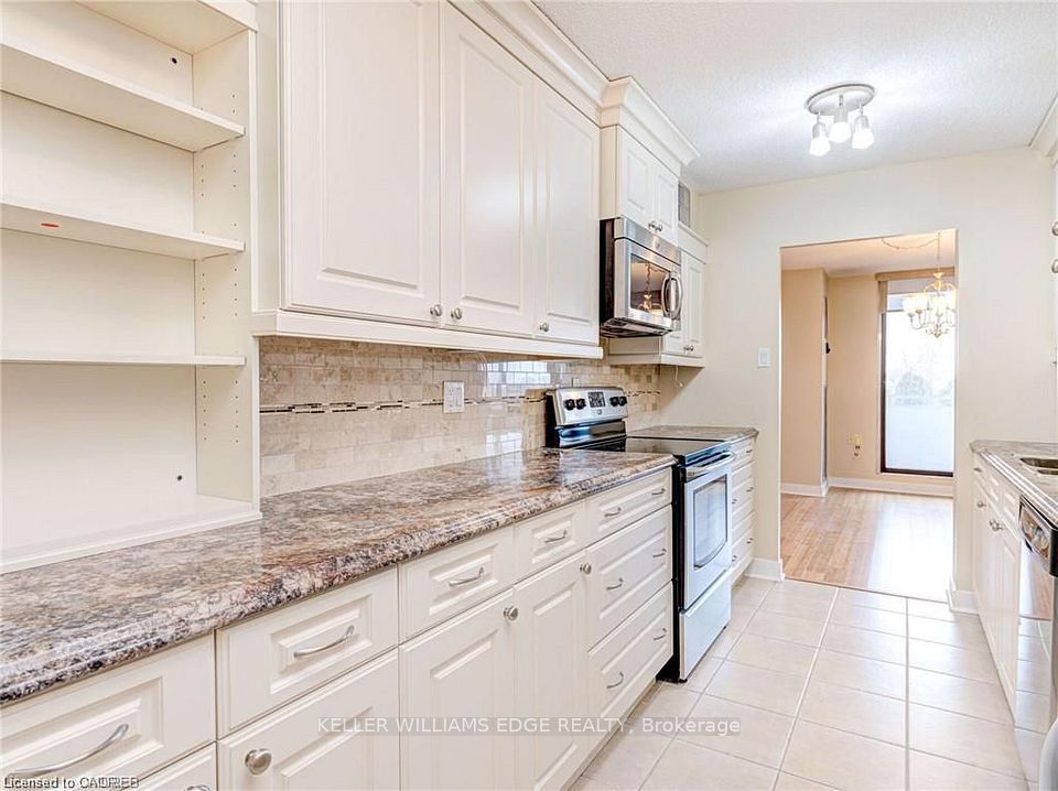 2055 Upper Middle Road 302, Burlington, ON L7P 3P4 5
