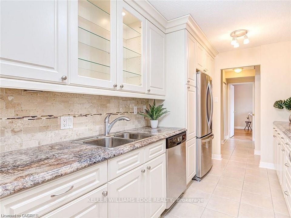 2055 Upper Middle Road 302, Burlington, ON L7P 3P4 4