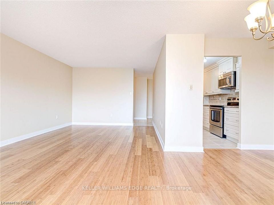 2055 Upper Middle Road 302, Burlington, ON L7P 3P4 10