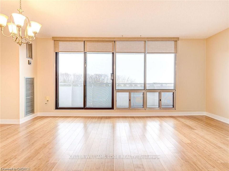 2055 Upper Middle Road 302, Burlington, ON L7P 3P4 6