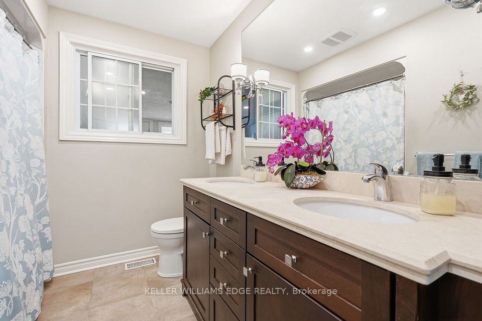 1360 Waterdown Road, Burlington, ON L7P 4Z9 19