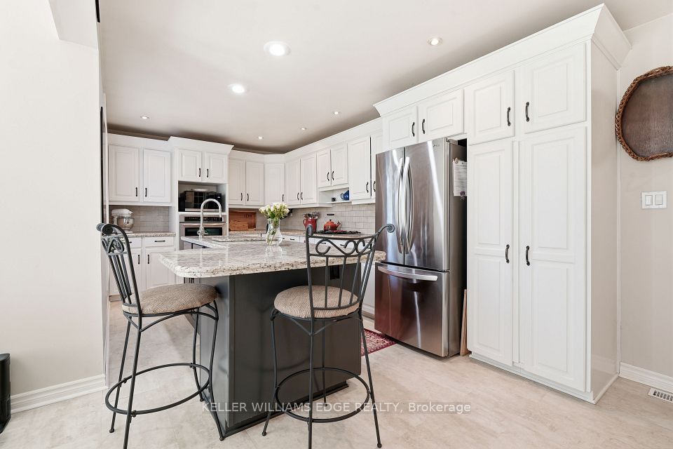 1360 Waterdown Road, Burlington, ON L7P 4Z9 12