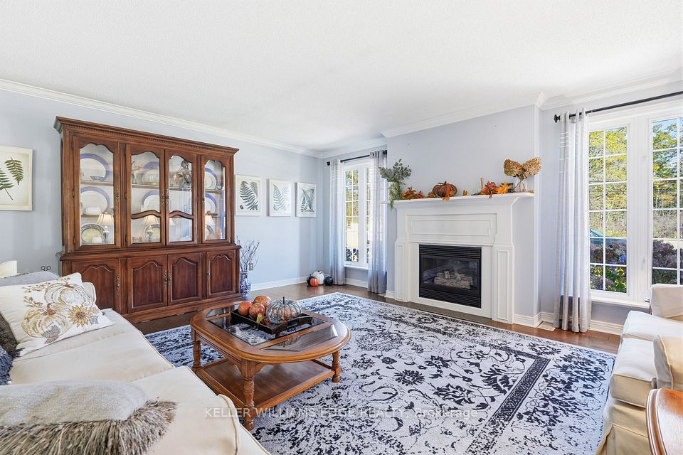 1360 Waterdown Road, Burlington, ON L7P 4Z9 5