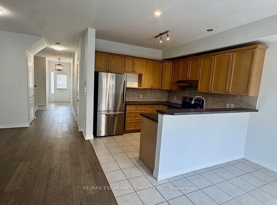 5325 APPLEGARTH Drive, Burlington, ON L7L 6V3 9