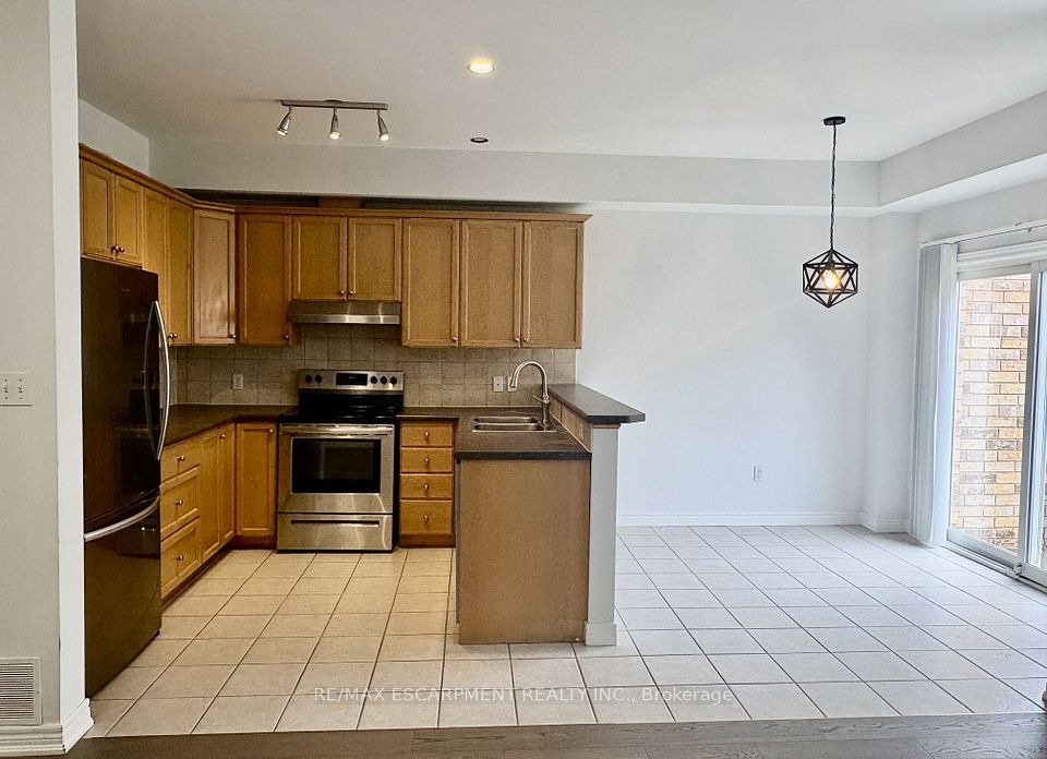5325 APPLEGARTH Drive, Burlington, ON L7L 6V3 6