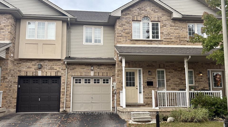 Att/Row/Townhouse at 5325 APPLEGARTH Drive, Burlington, ON L7L 6V3