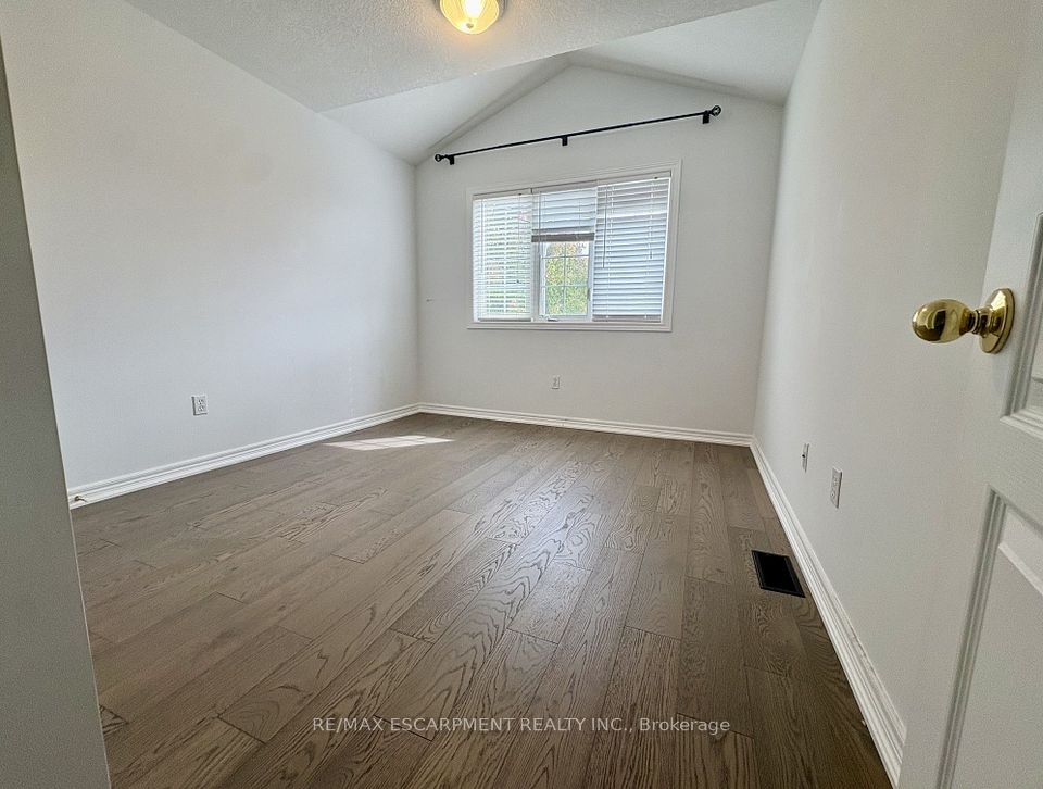 5325 APPLEGARTH Drive, Burlington, ON L7L 6V3 19