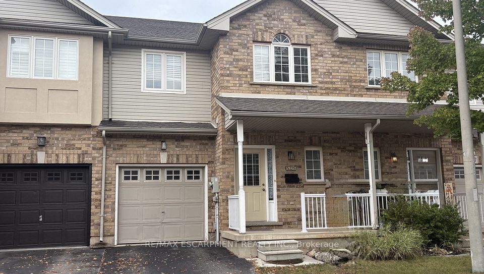5325 APPLEGARTH Drive, Burlington, ON L7L 6V3 2
