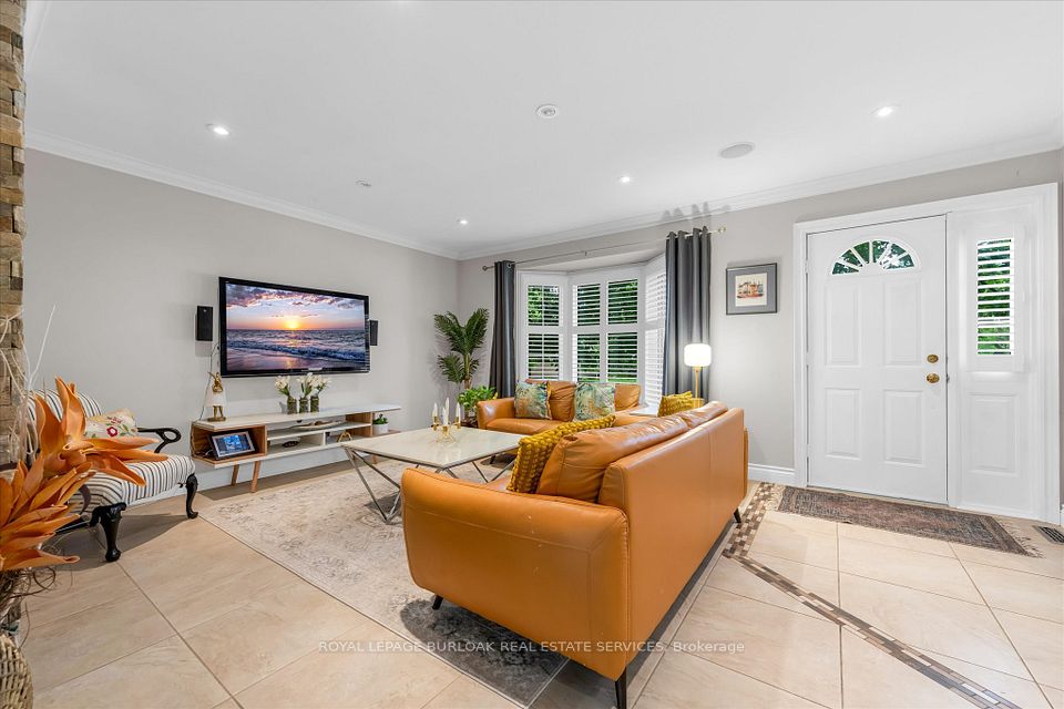 2110 New Street 6, Burlington, ON L7R 1H8 5