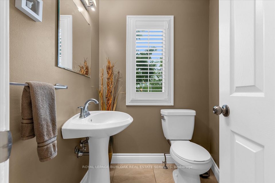 2110 New Street 6, Burlington, ON L7R 1H8 7