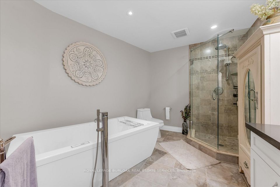 2110 New Street 6, Burlington, ON L7R 1H8 21
