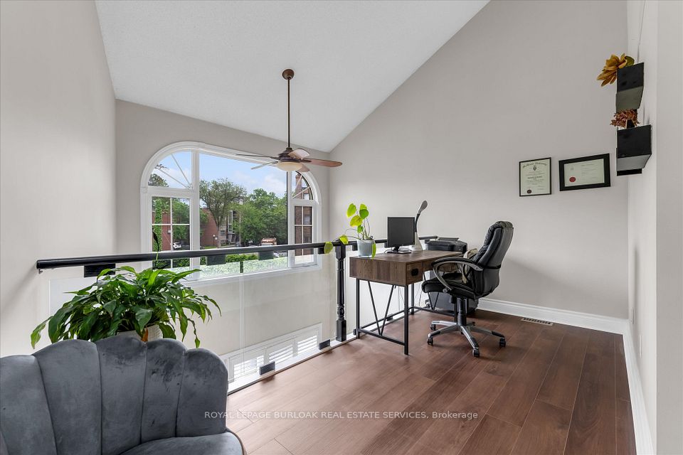 2110 New Street 6, Burlington, ON L7R 1H8 15