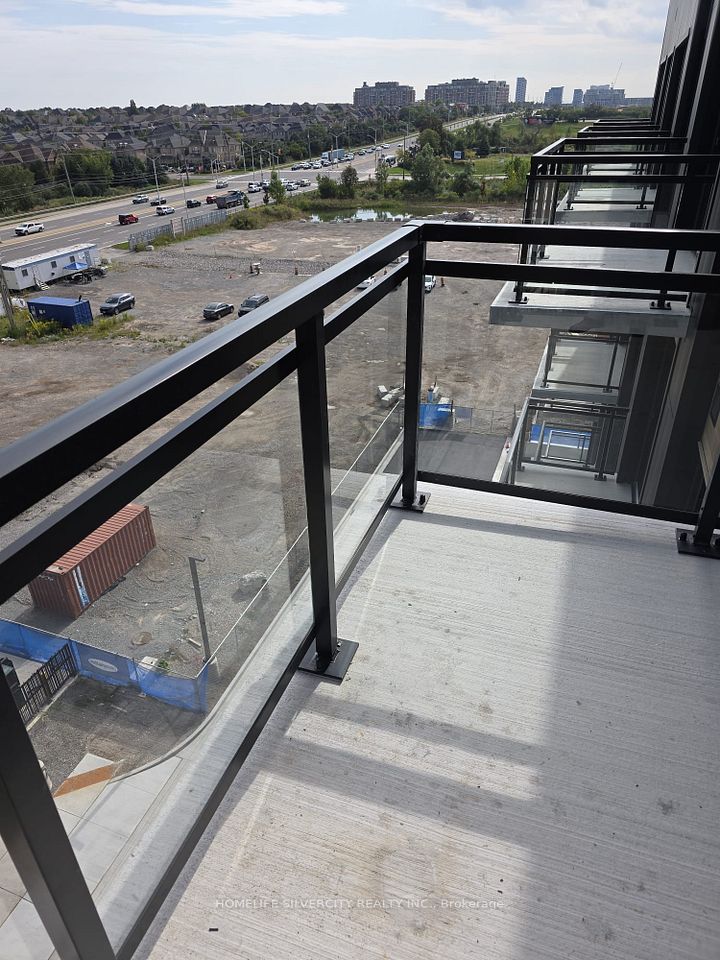 3008 William Cutmore Boulevard 716, Oakville, ON L6H 8E7 5