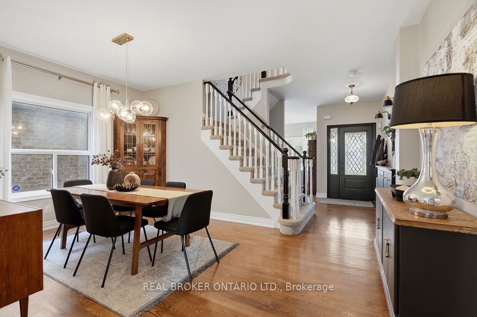 5230 Rome Crescent, Burlington, ON L7L 7B7 7