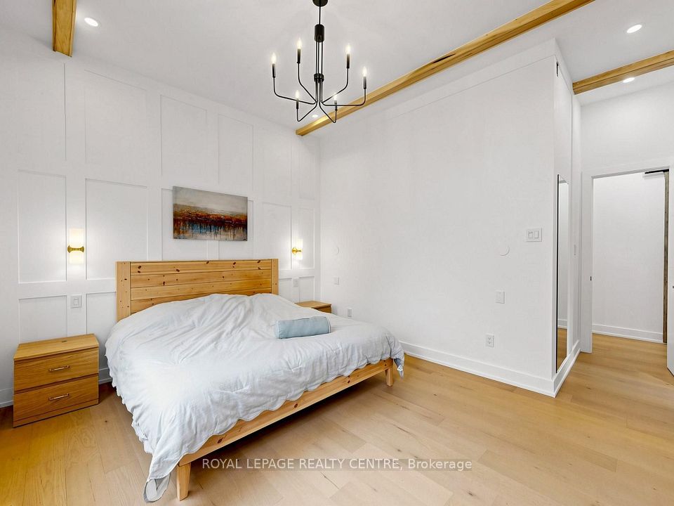 521 Old York Road, Burlington, ON L7P 4Y6 6