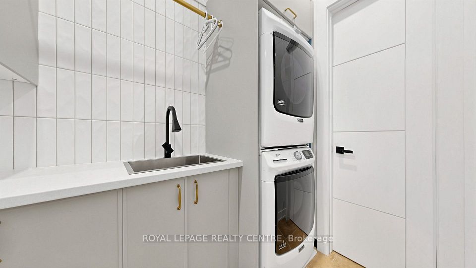 521 Old York Road, Burlington, ON L7P 4Y6 13