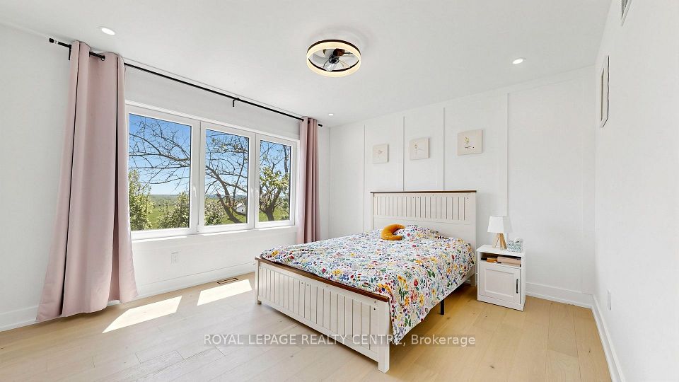 521 Old York Road, Burlington, ON L7P 4Y6 18