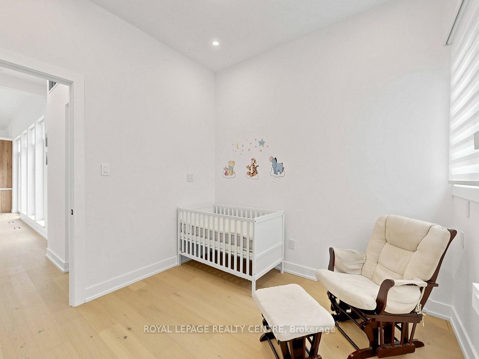 521 Old York Road, Burlington, ON L7P 4Y6 16