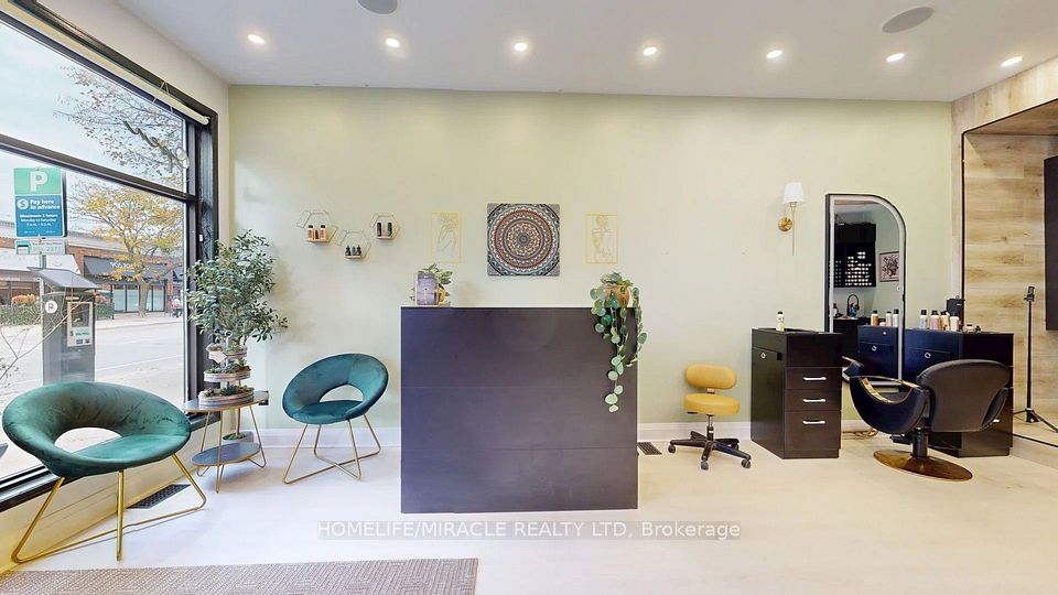 2346 Lakeshore Road W, Oakville, ON L6L 3H8 11