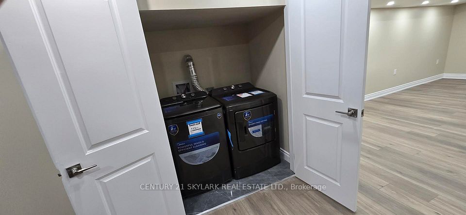 1282 Hilton Lane Lower Level, Oakville, ON L6M 2V2 16