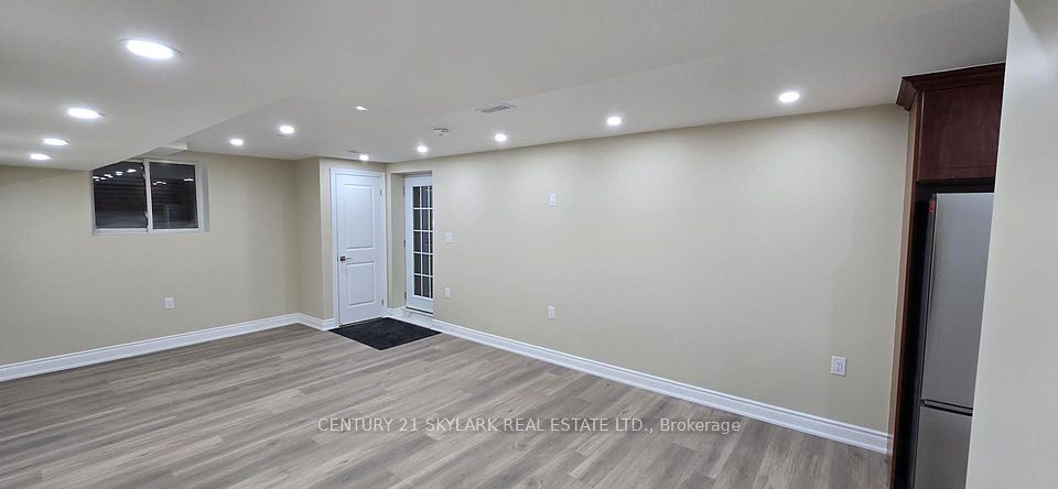 Lower Level at 1282 Hilton Lane Lower Level, Oakville, ON L6M 2V2