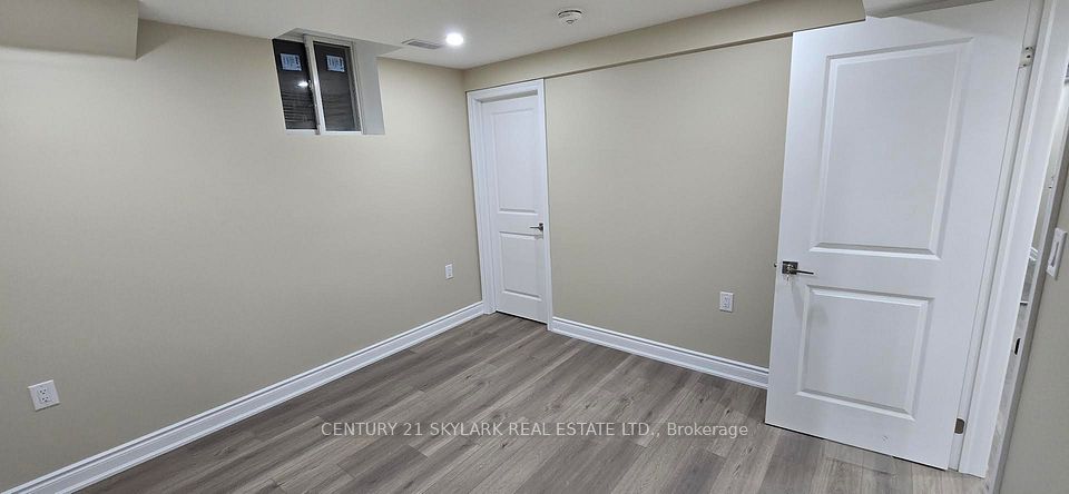 1282 Hilton Lane Lower Level, Oakville, ON L6M 2V2 9