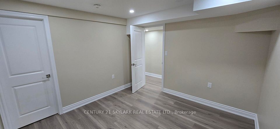 1282 Hilton Lane Lower Level, Oakville, ON L6M 2V2 11