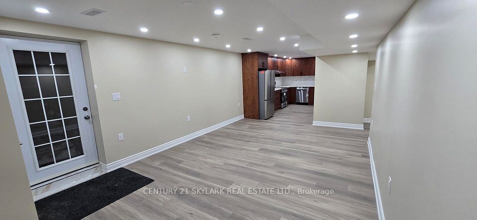 1282 Hilton Lane Lower Level, Oakville, ON L6M 2V2 2