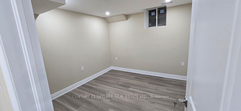1282 Hilton Lane Lower Level, Oakville, ON L6M 2V2 8