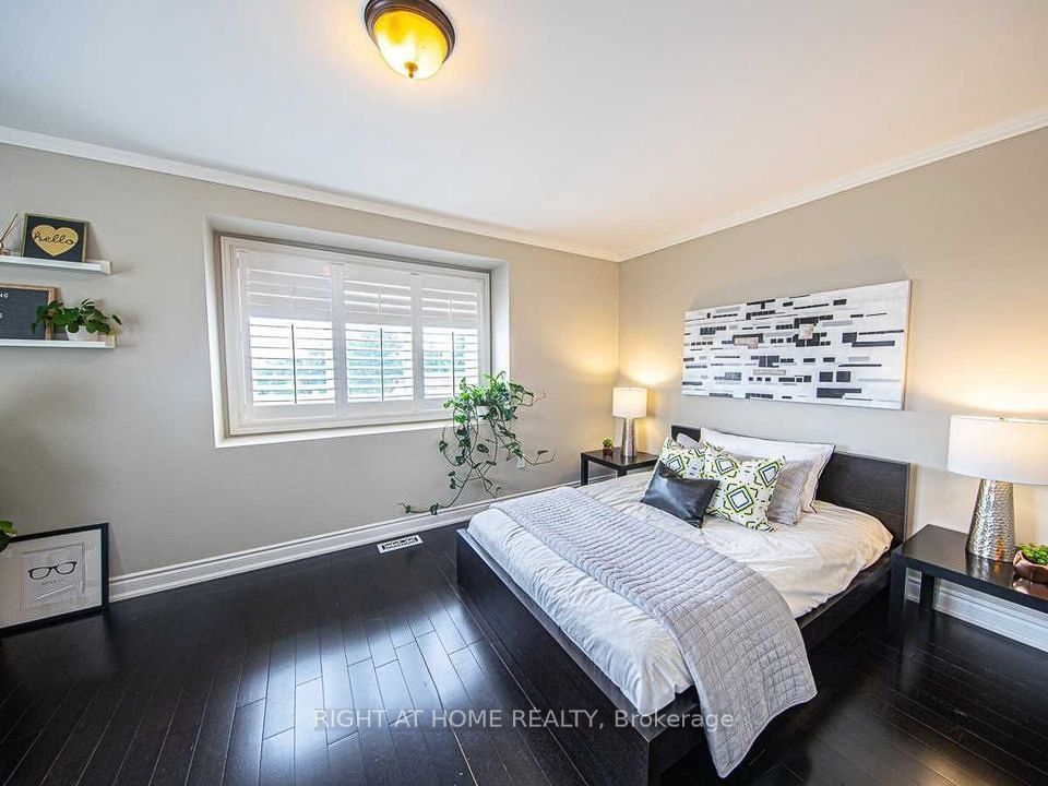2468 Scholars Common, Burlington, ON L7P 2W2 9