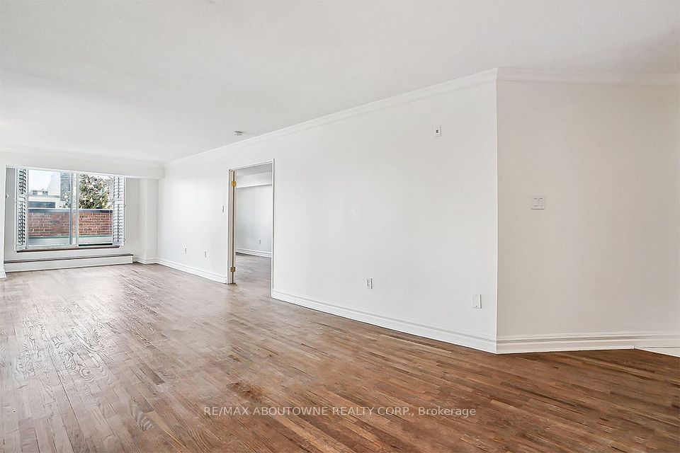 221 Robinson Street 215, Oakville, ON L6J 7N9 6