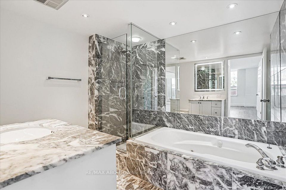 221 Robinson Street 215, Oakville, ON L6J 7N9 21